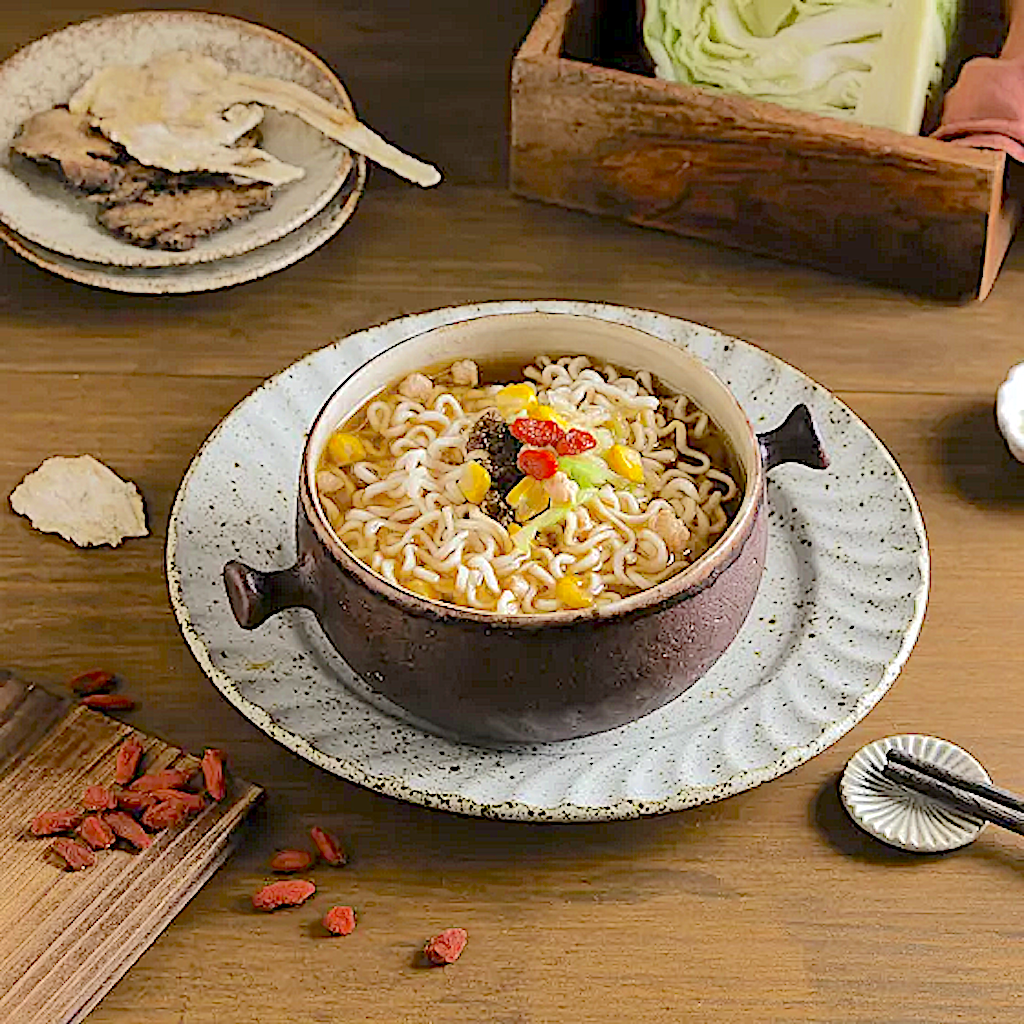 Leezen Sesame Oil & Angelica Sinensis Instant Noodles